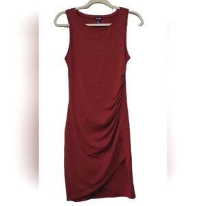 Tildon Burgundy Fitted Sleeveless dress‎ Size Small